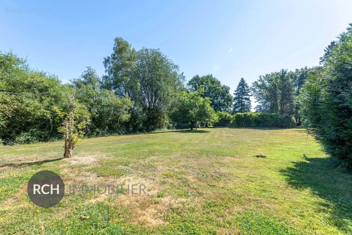 Entre Montfort L'Amaury et Houdan - Terrain constructible de 2 839 m2 situé dans un environnement préservé - photo 2