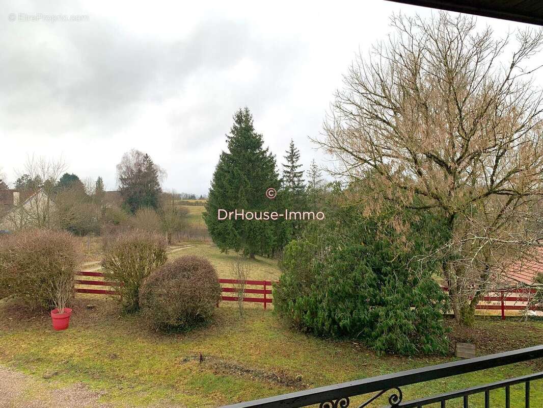 Maison à NEUFCHATEAU