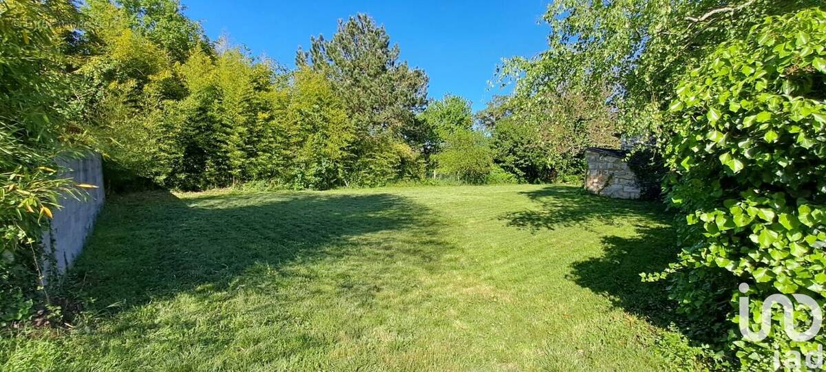 Photo 1 - Terrain à SAILLANS