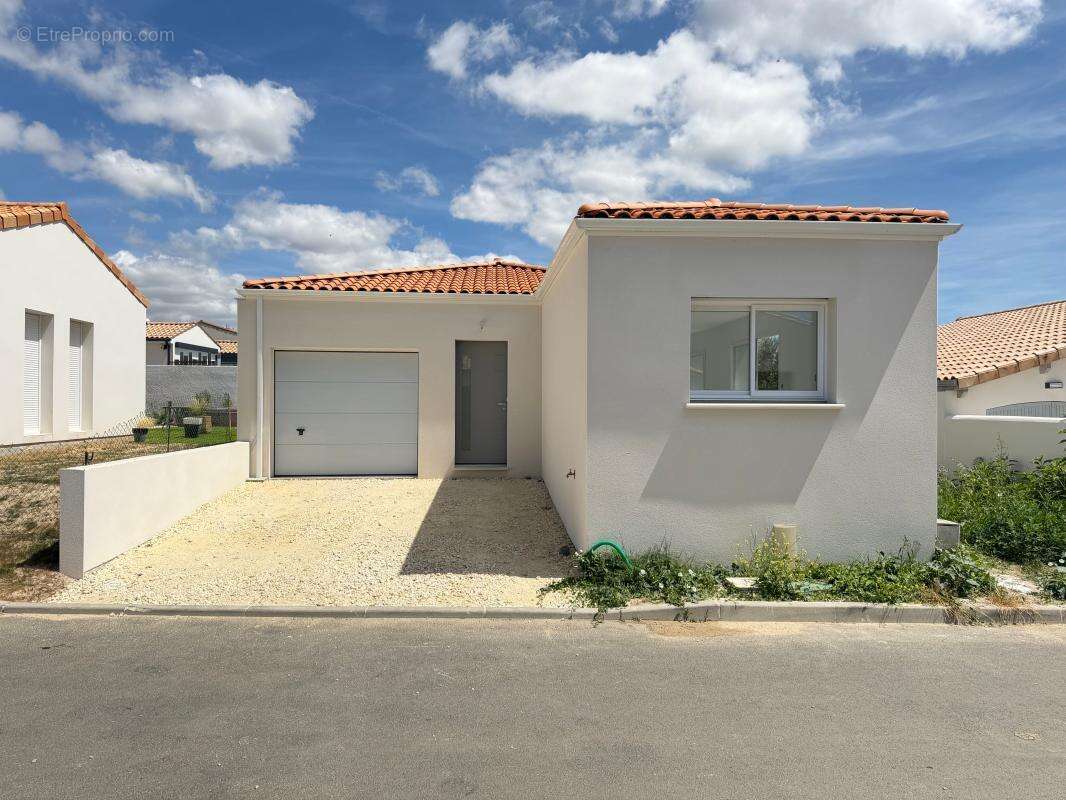 Maison à VAUX-SUR-MER