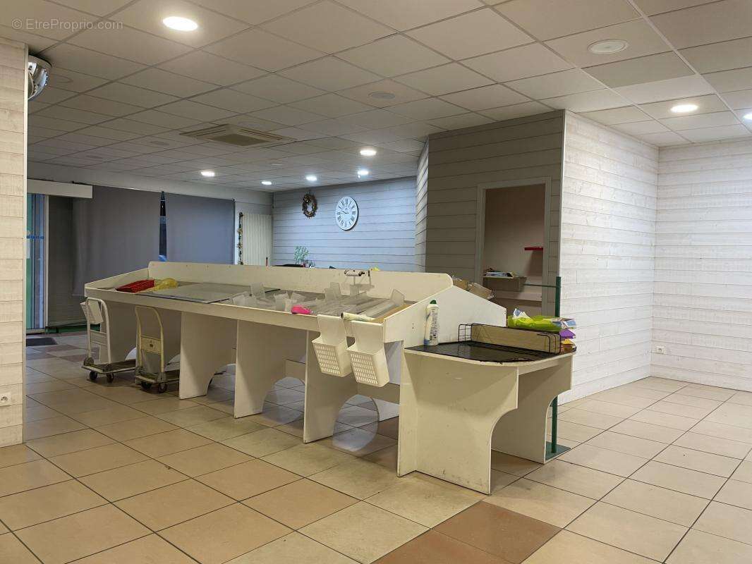 Commerce à INGRANDES