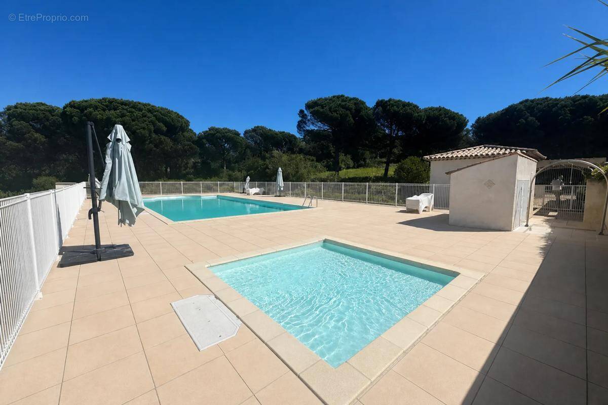 Maison à ROQUEBRUNE-SUR-ARGENS