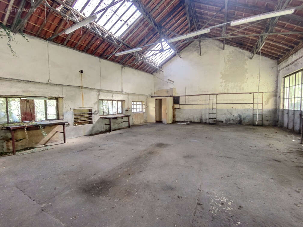 Maison à MANZAC-SUR-VERN