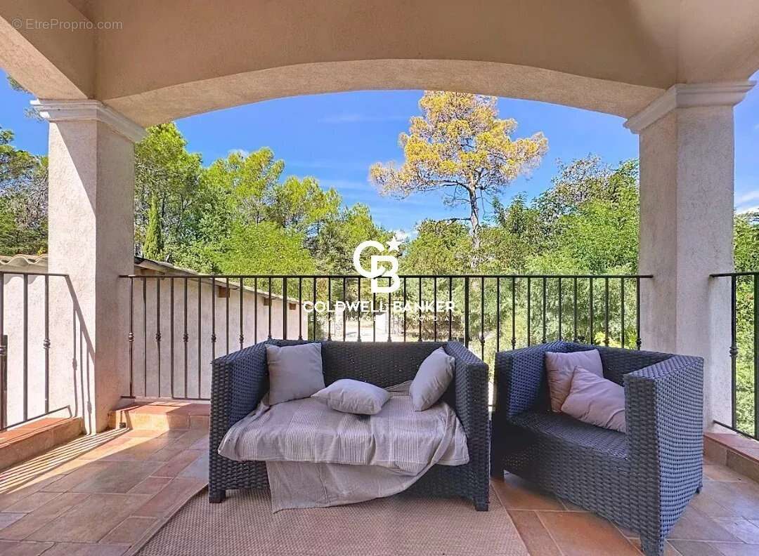 Maison à TOURRETTES