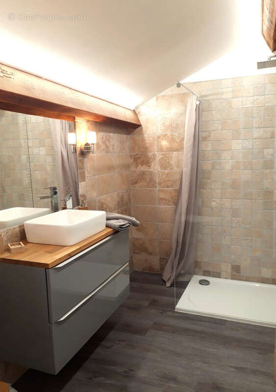 Appartement à SAINT-PIERRE-DE-MEZOARGUES