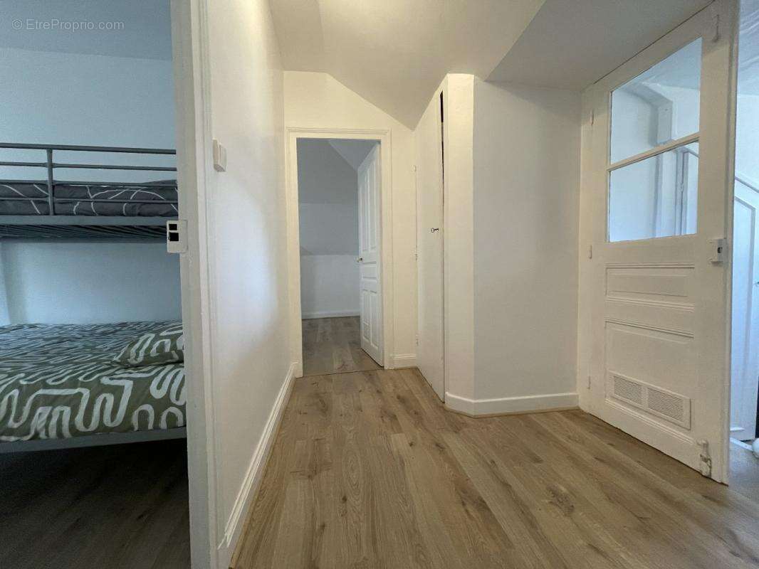 Appartement à VIC-SUR-CERE