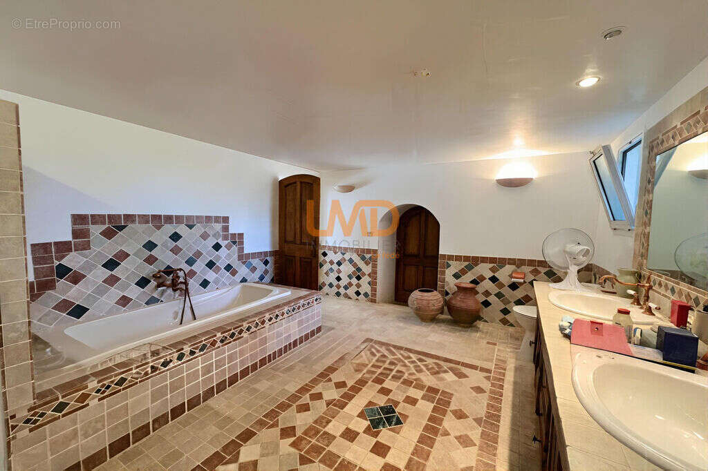 Maison à LA MOTTE