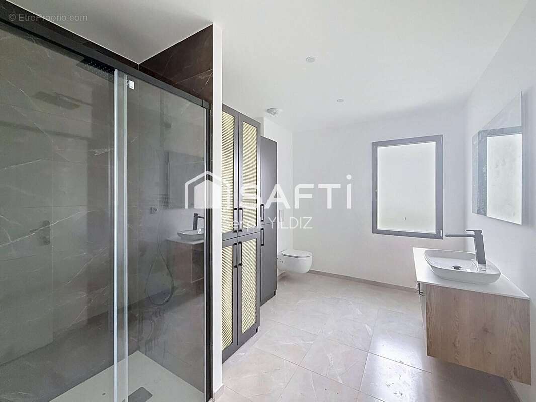 Maison 174 m² à La Ville-Aux-Dames  - photo 9