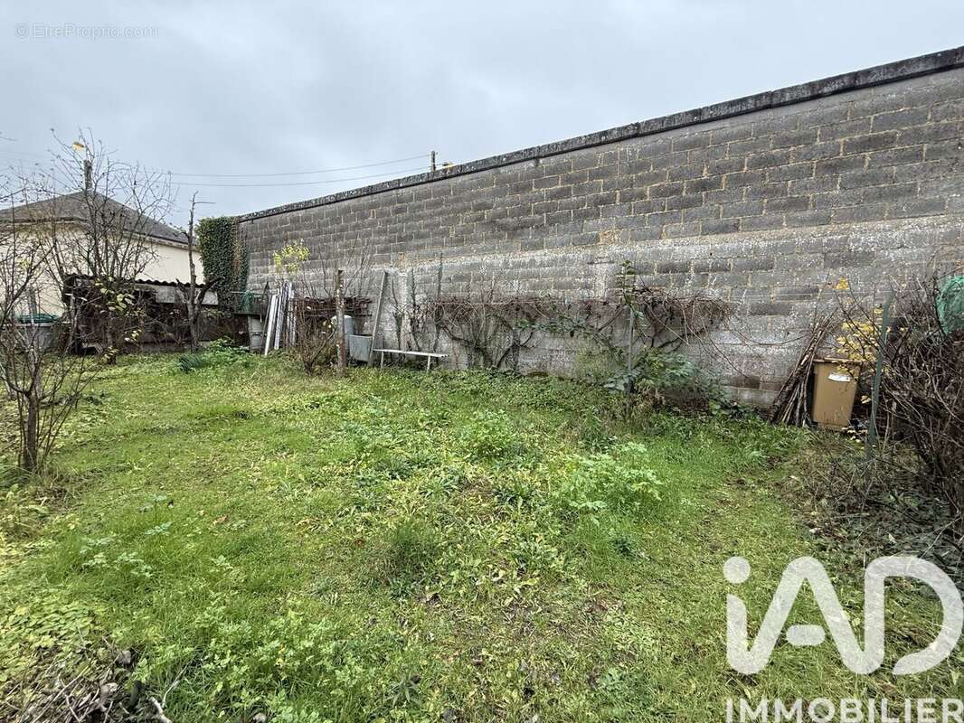 Photo 2 - Terrain à MONTOURS