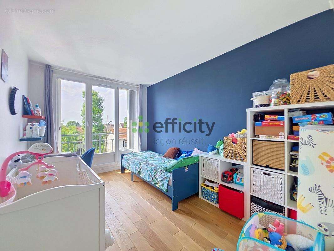 Appartement à LE PLESSIS-TREVISE