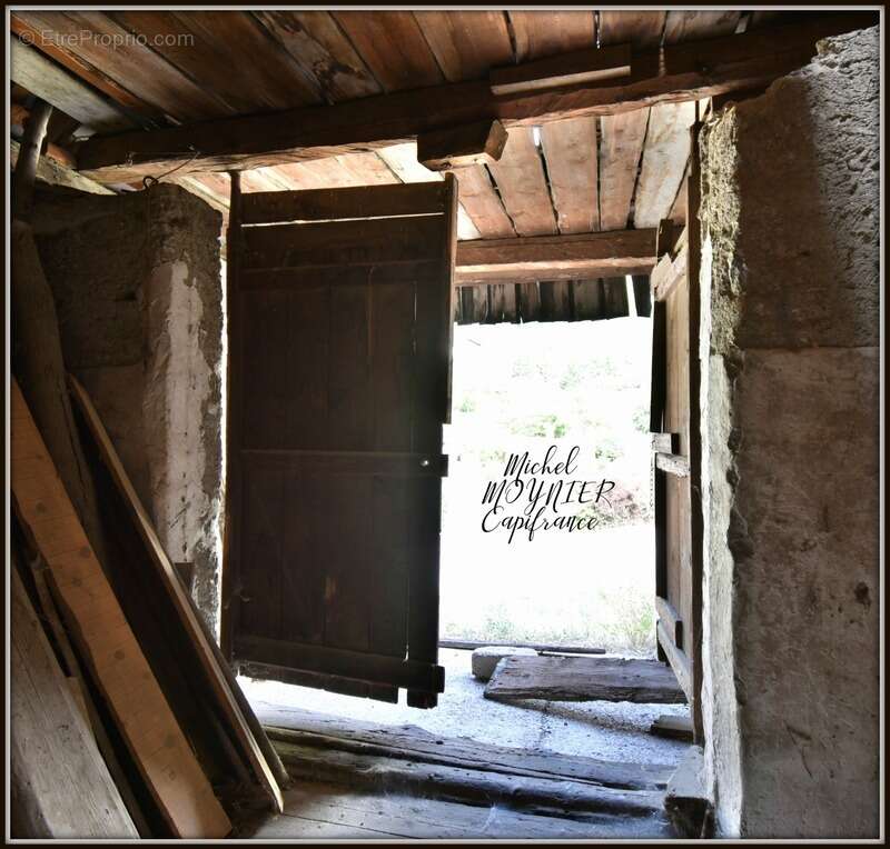 Bâtisse en pierre avec 97 m2 habitables et 600 m2 de potentiel, à LA ROCHE DE RAME (05) - photo 20