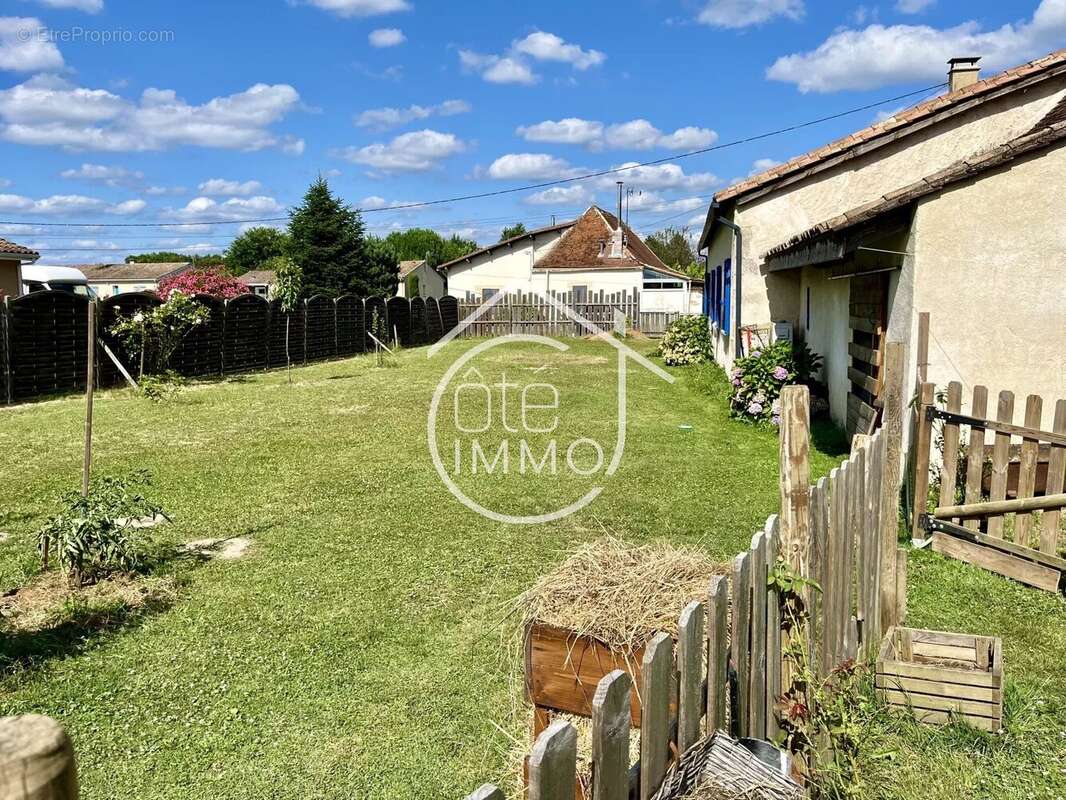 Maison à SAINT-PIERRE-D&#039;EYRAUD