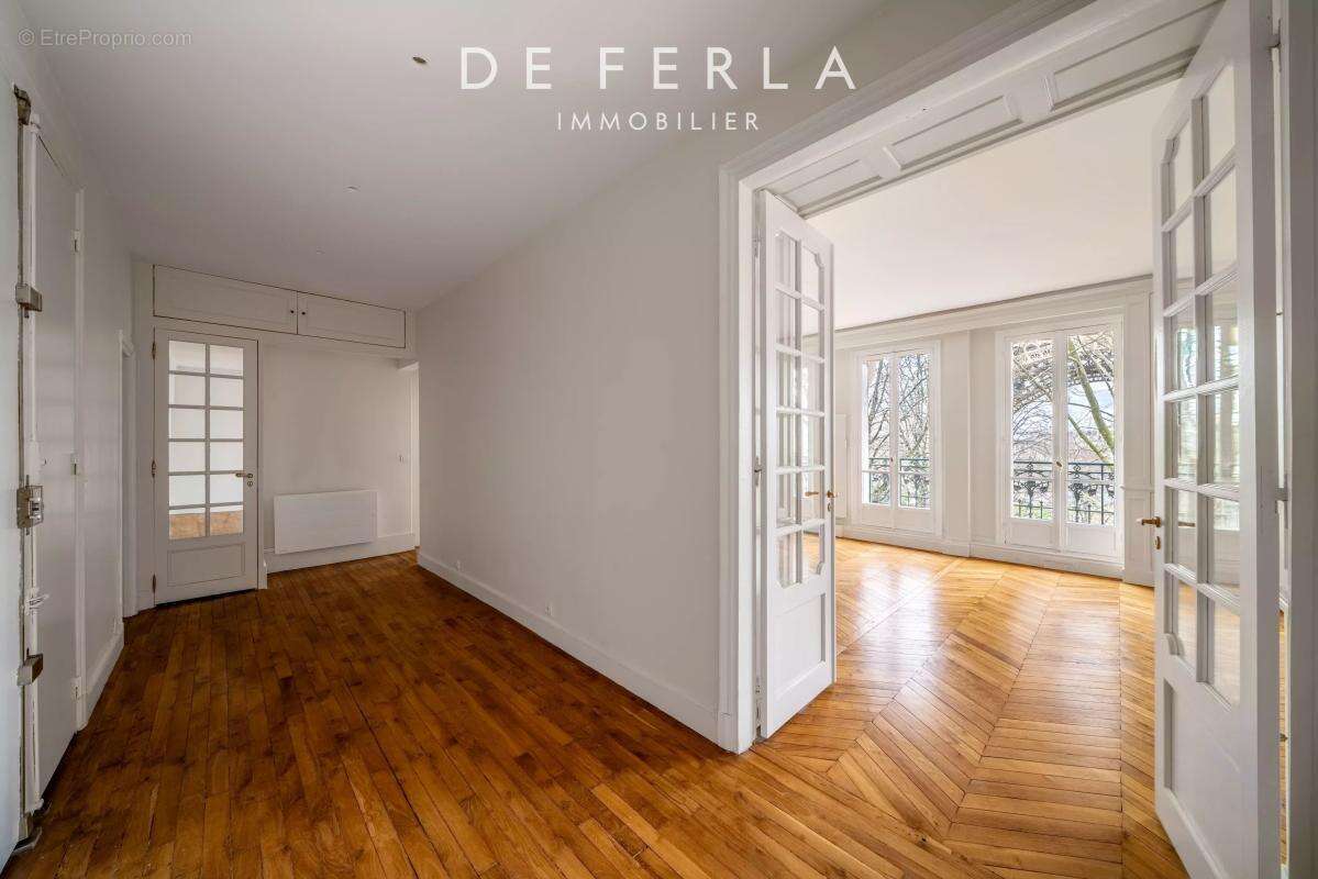 Appartement à PARIS-7E