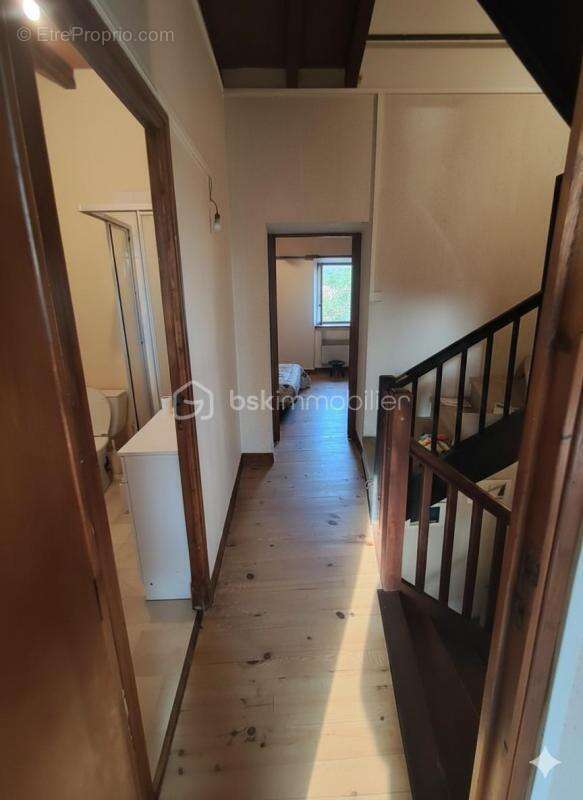 Maison de village non mitoyenne à Sentenac-de-Sérou 105m² habitables 4 pièces - photo 6