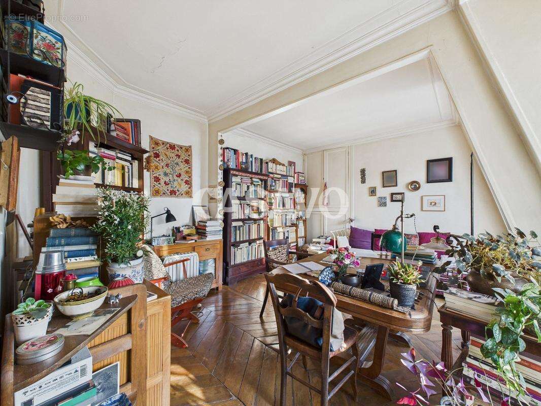 Appartement à PARIS-10E