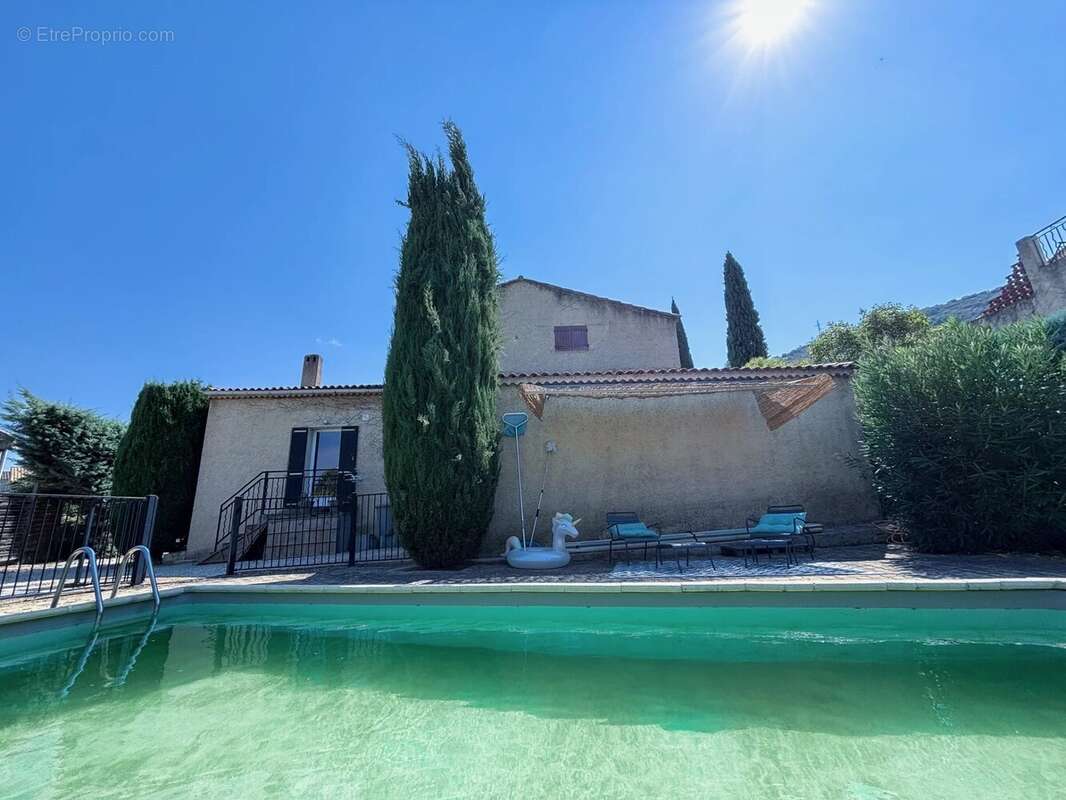 Maison à SAINT-ESTEVE-JANSON