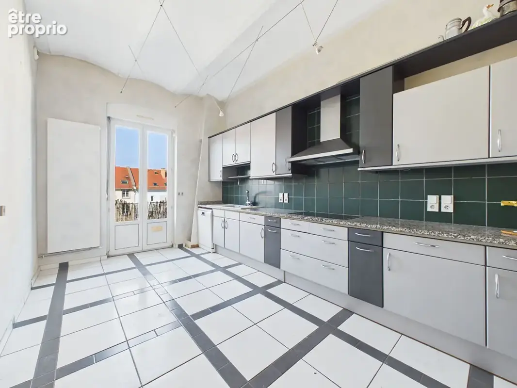 CONTADES - Appartement F7 de 205 m² à vendre - photo 4