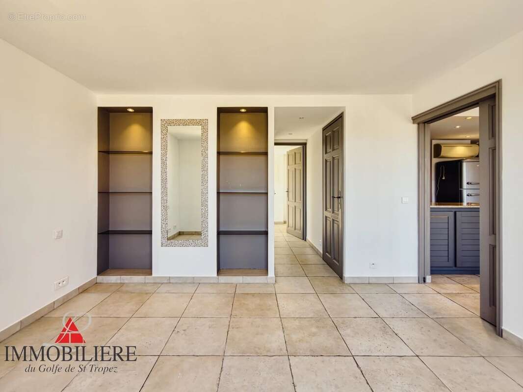 Appartement à COGOLIN