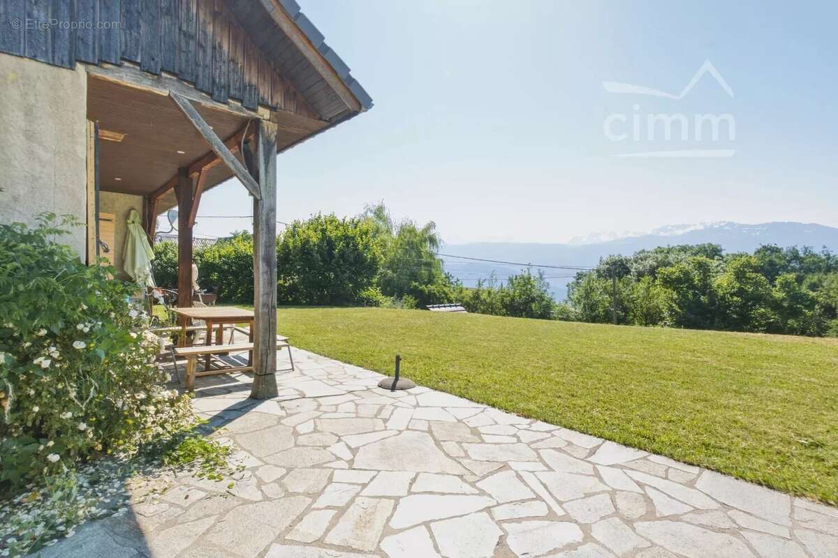 Maison à LA TERRASSE