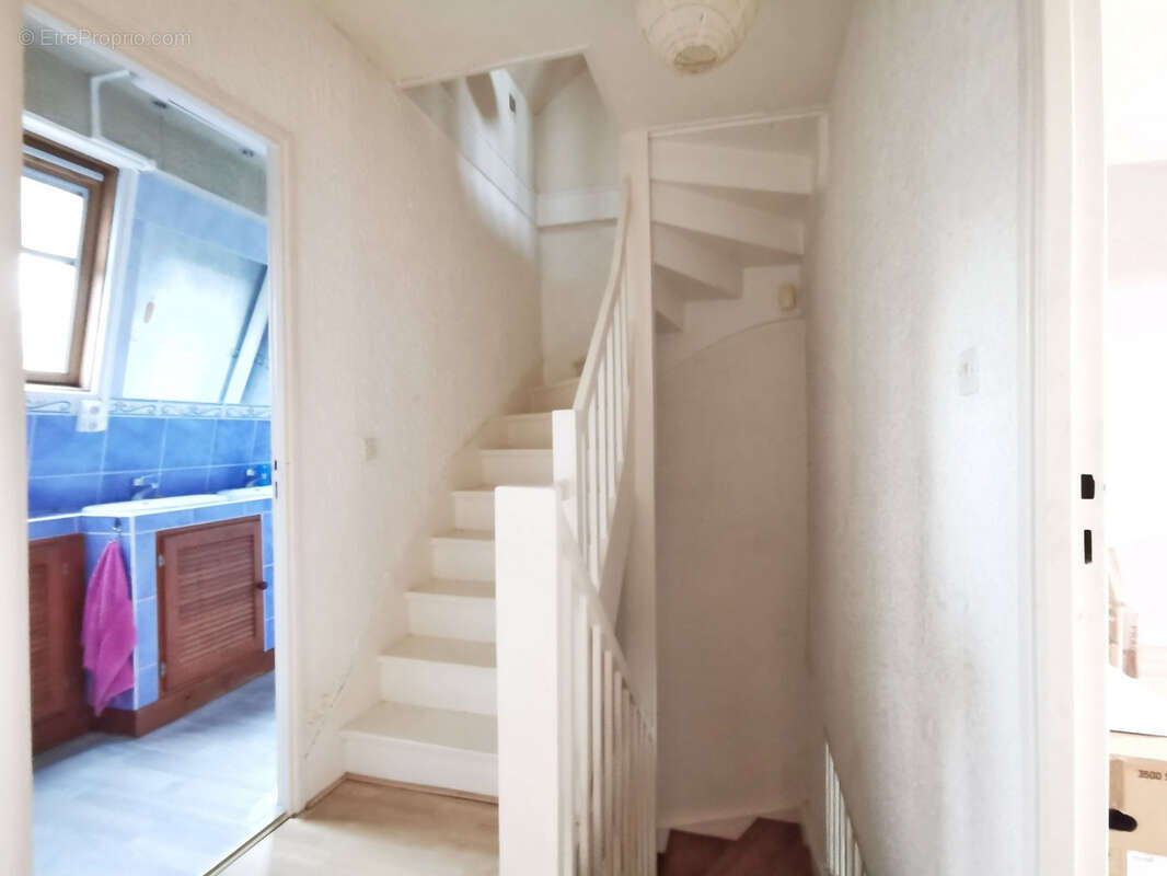 Maison à MAGNY-LES-HAMEAUX