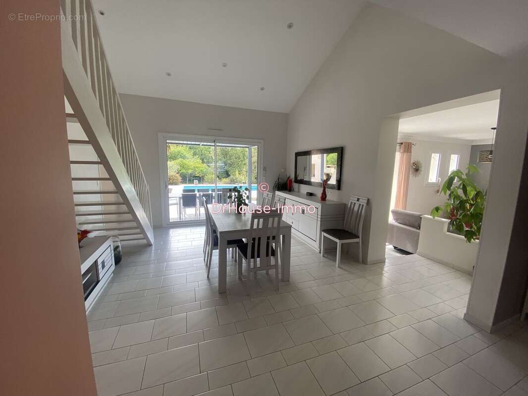 Maison à MIGNE-AUXANCES