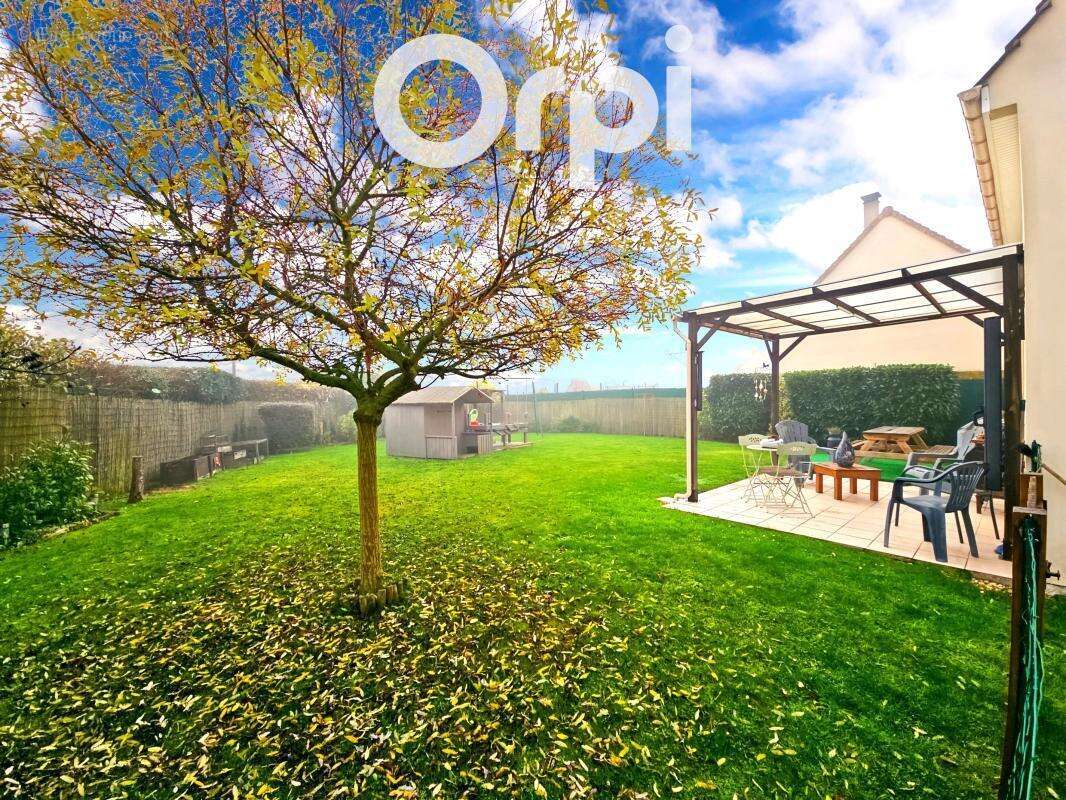 Maison à ESTREES-SAINT-DENIS