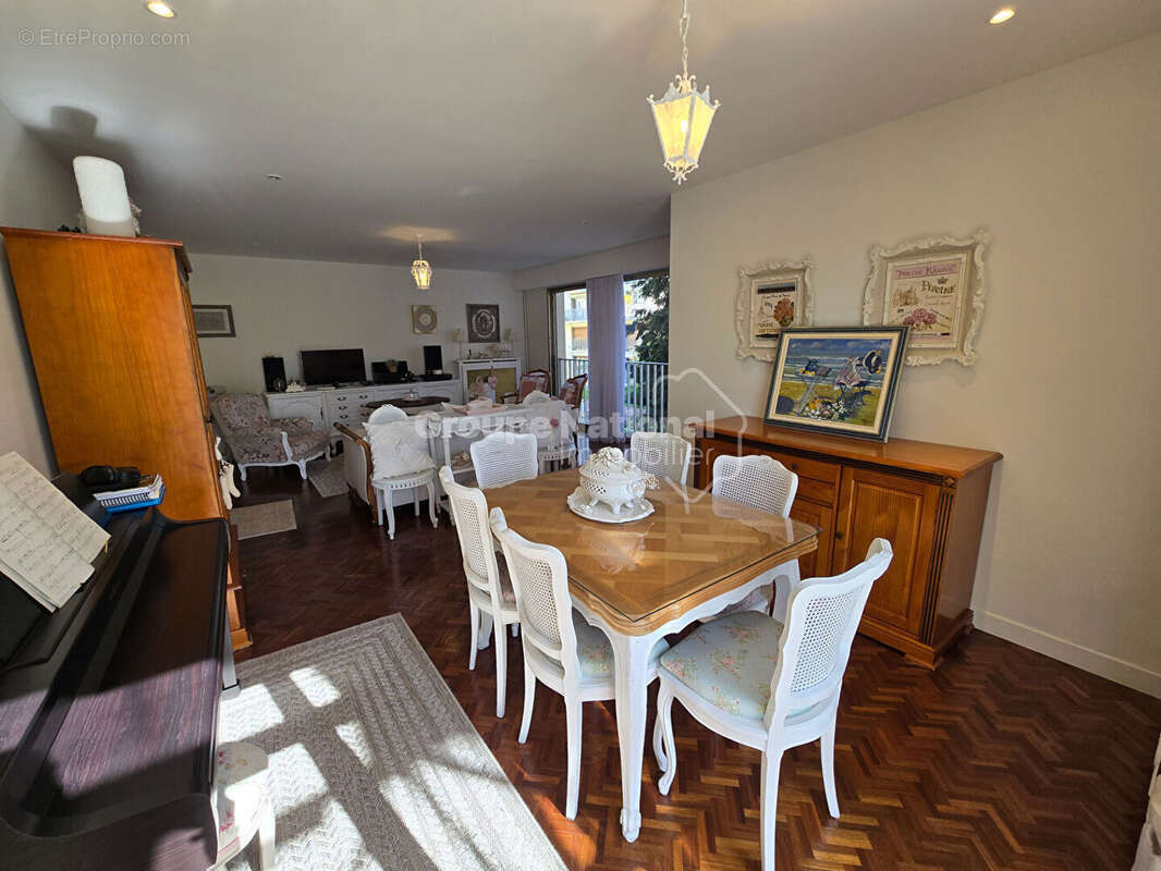 Appartement à VERSAILLES