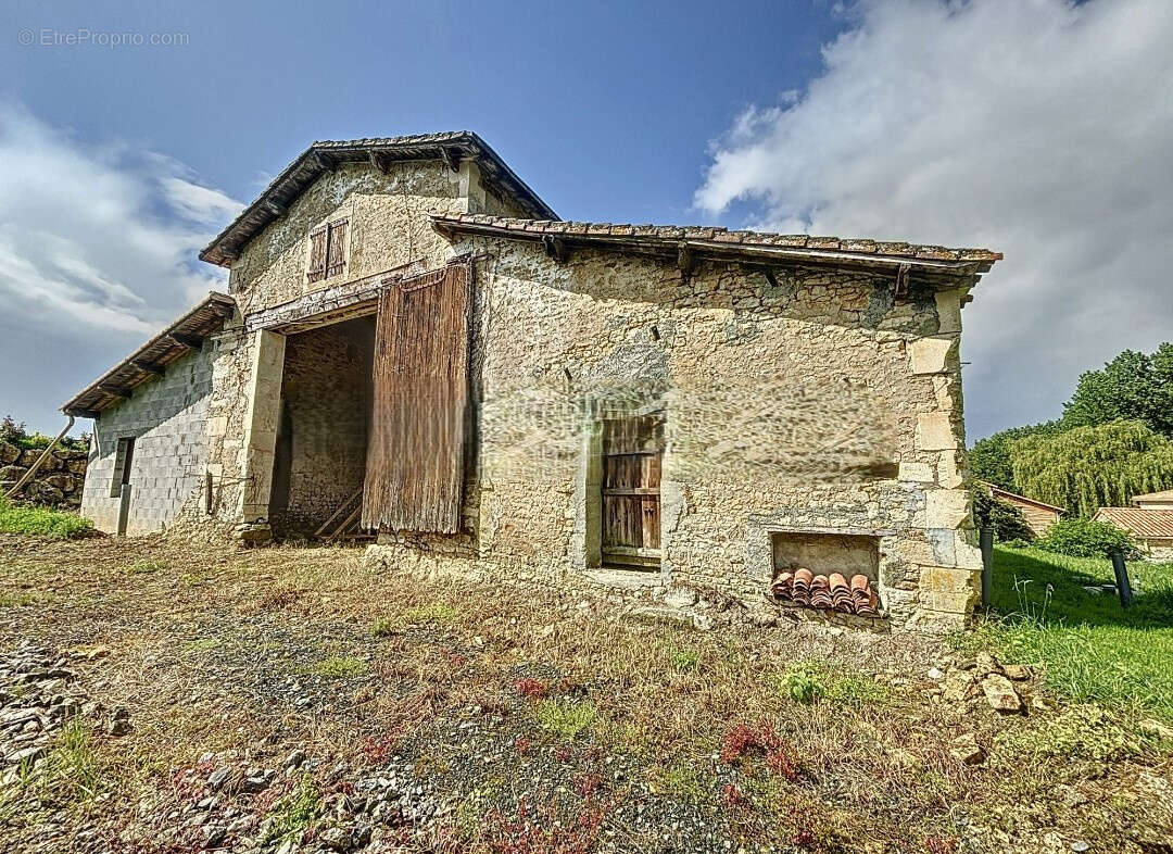 Maison à MAREUIL-SUR-LAY-DISSAIS