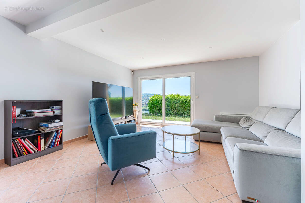 Maison à CHASSE-SUR-RHONE