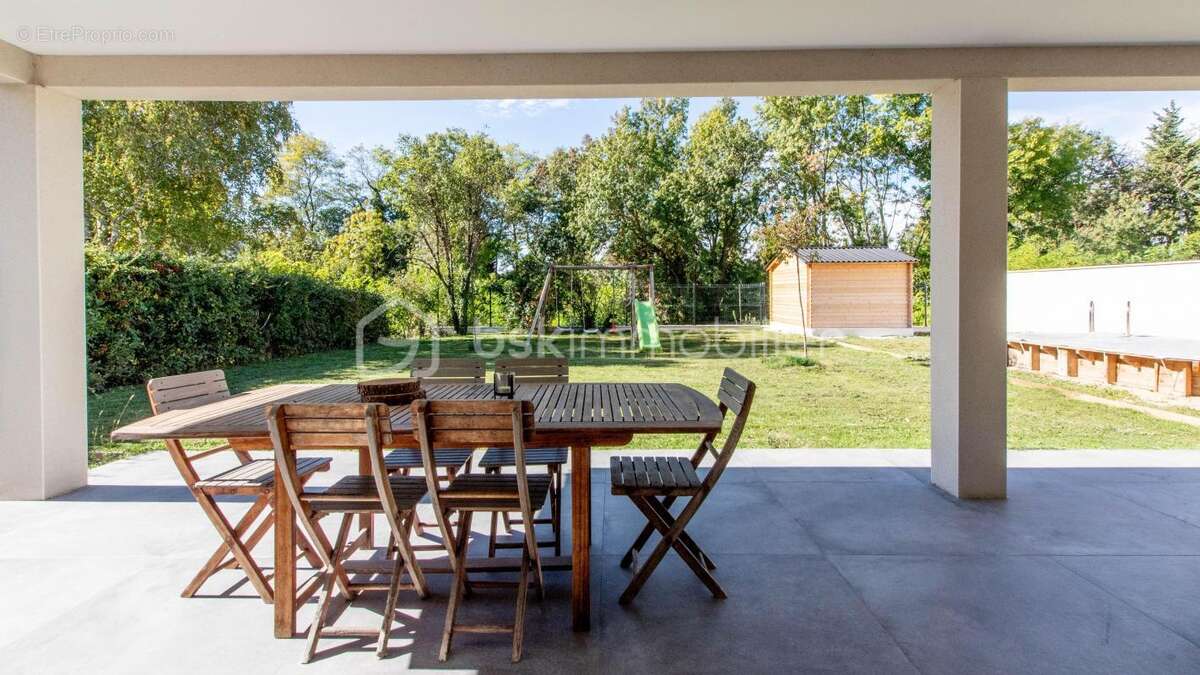 Maison à MONTELIMAR