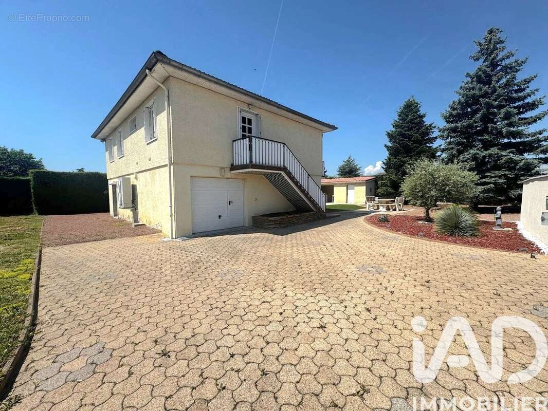 Photo 3 - Maison à VEAUCHE