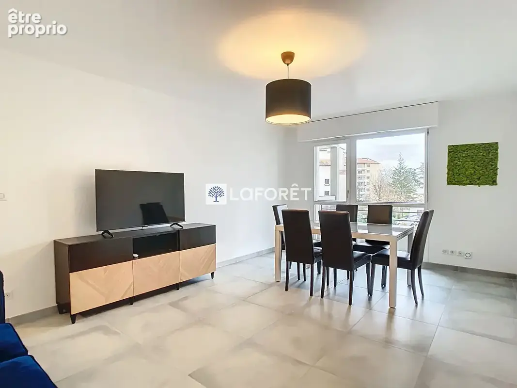 Saint-Rambert, Limite Saint Cyr au Mont d'Or  Appartement familial 5 pièces avec balcons - photo 3