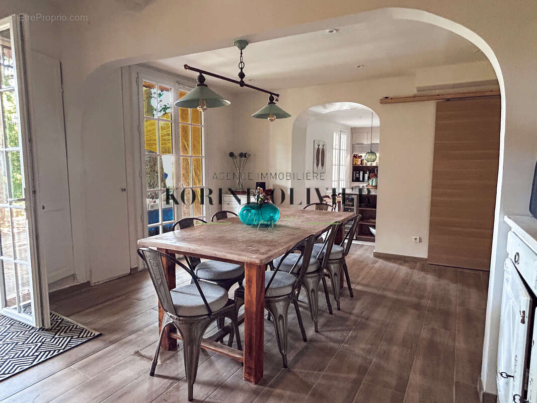Aix-en-Provence : Maison de Maitre mitoyenne de 185 m2 avec piscine sur Parc d’environ 4200 m2. - photo 21
