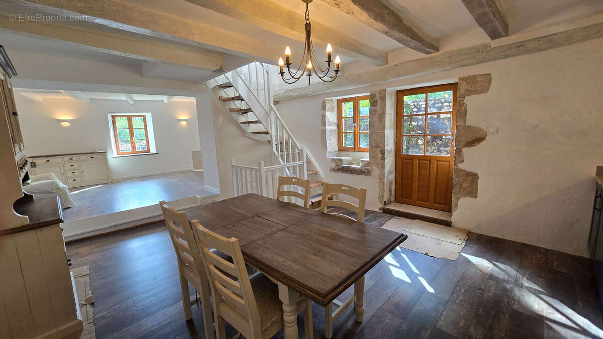 Maison 245m² à charroux - photo 13