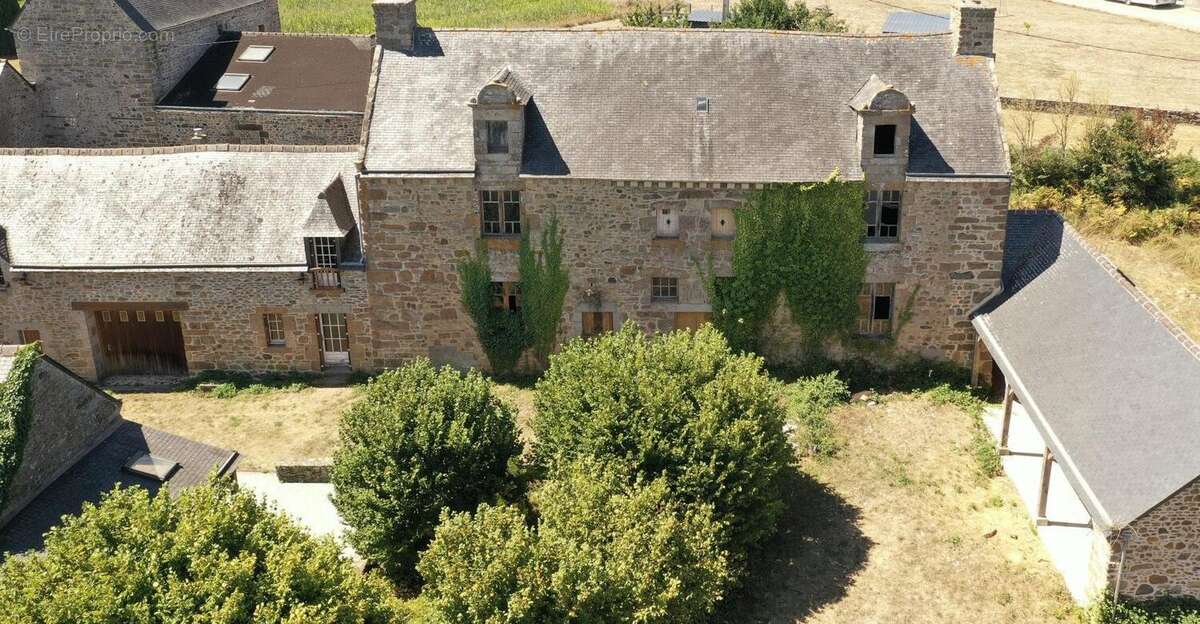 Maison 400 m² à La Meaugon  - photo 2