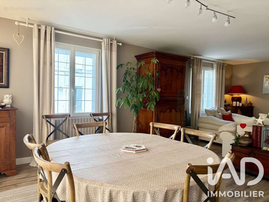 Maison 140 m² à Cognac  - photo 2