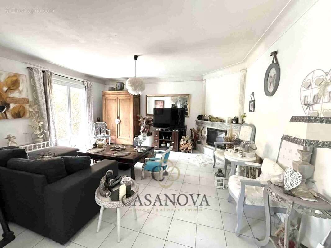 Maison à COURNONTERRAL