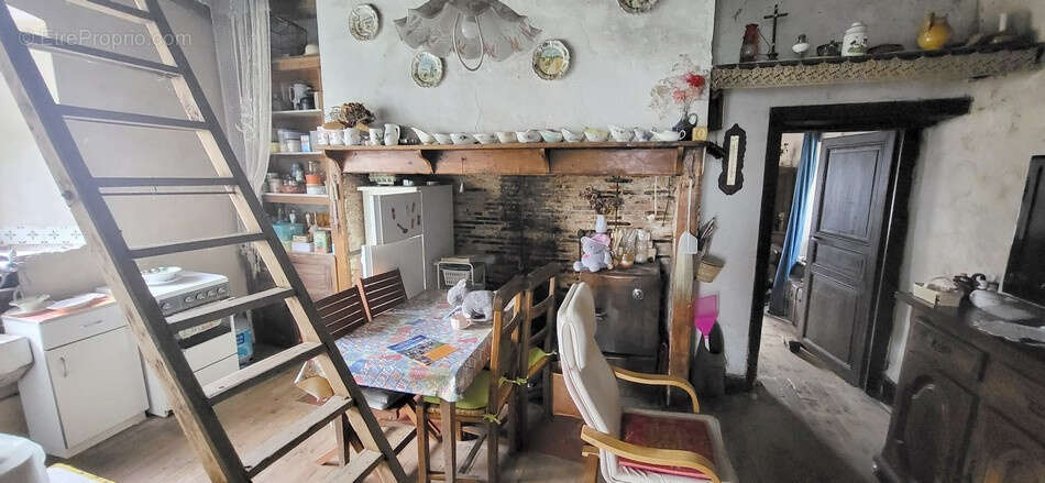 Maison à SAINT-SAUVEUR-LA-VALLEE