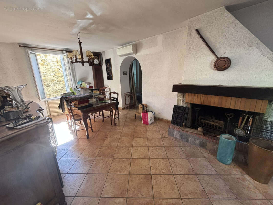 Maison à MIRABEL-AUX-BARONNIES