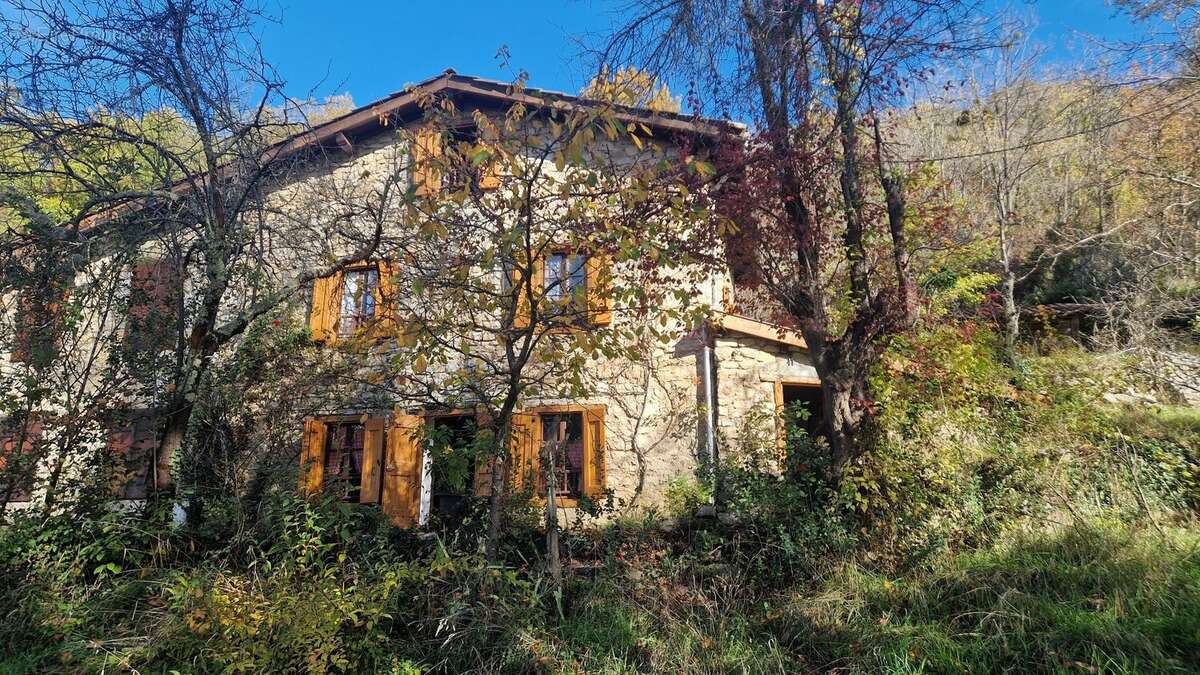 Maison de caractère au calme avec 2,7ha de terrain - photo 7