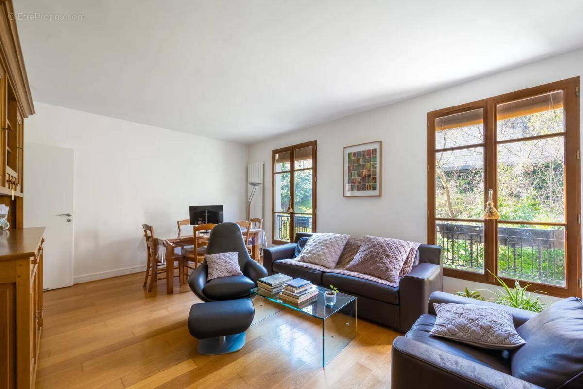 Appartement à PARIS-20E