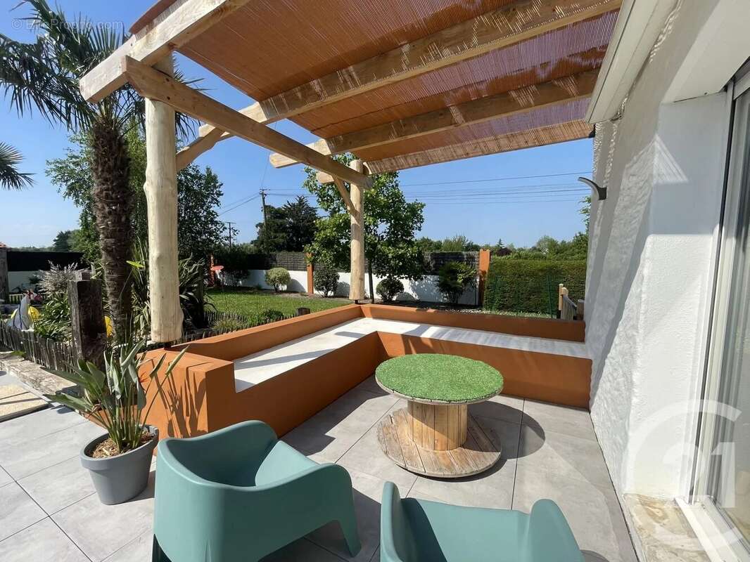 Maison à LE PERRIER