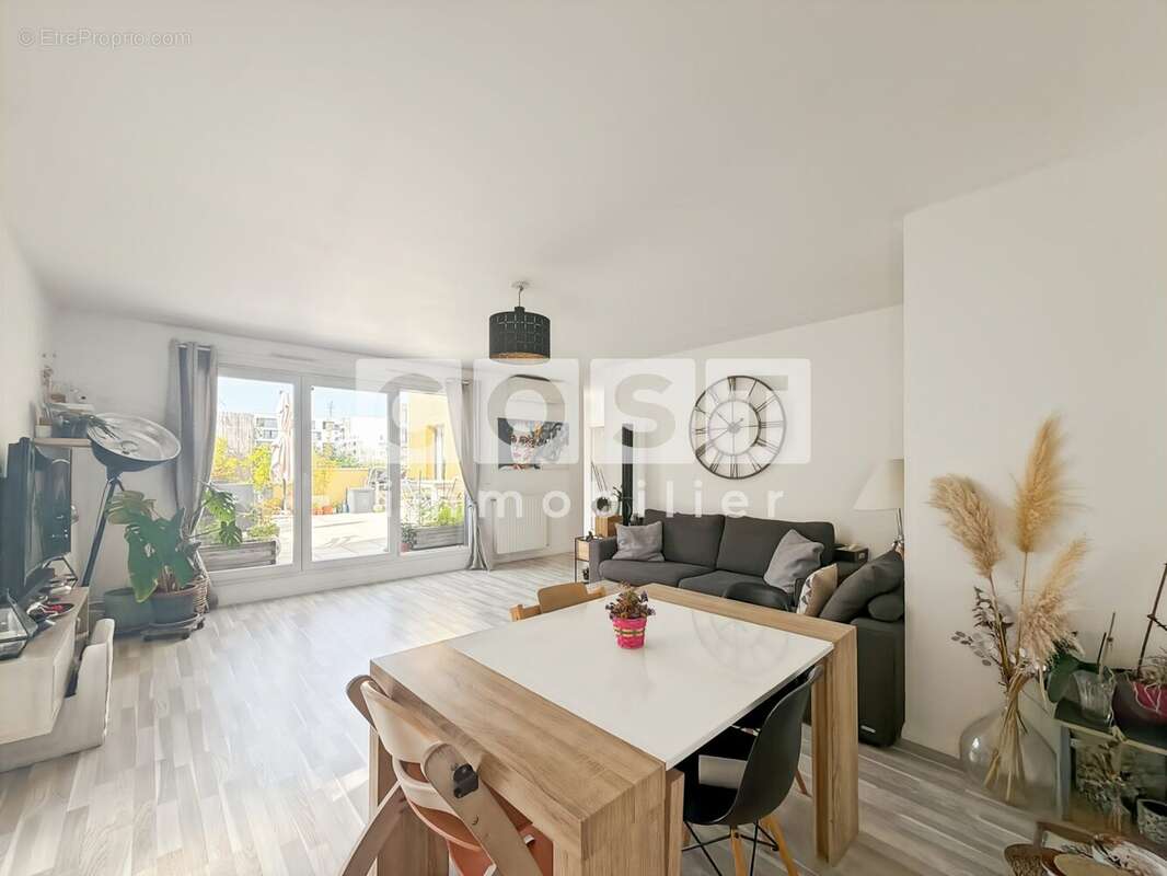 Appartement à GENNEVILLIERS