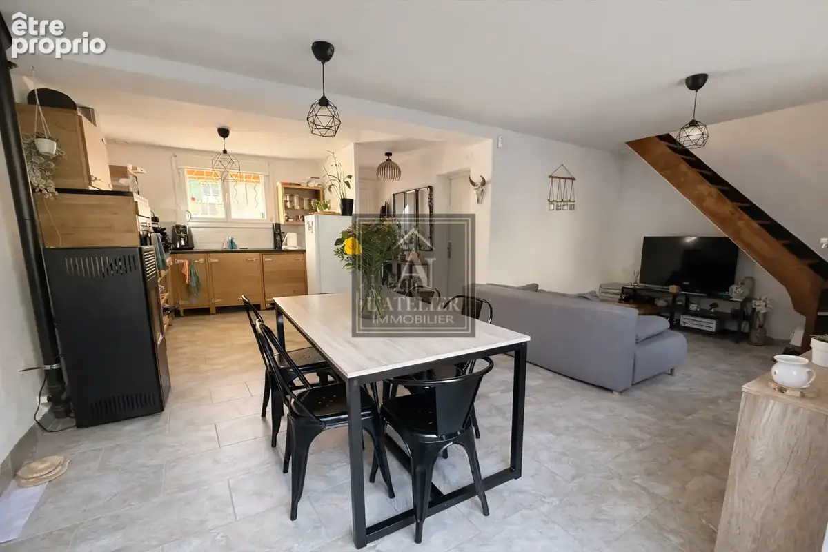 Maison à SOLLIES-TOUCAS