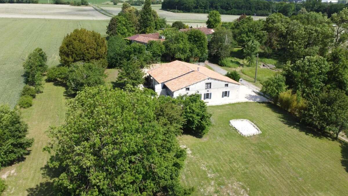 Maison à JUIGNAC