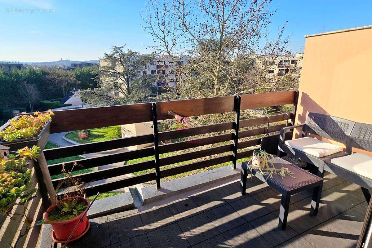 Appartement à SAINT-MICHEL-SUR-ORGE