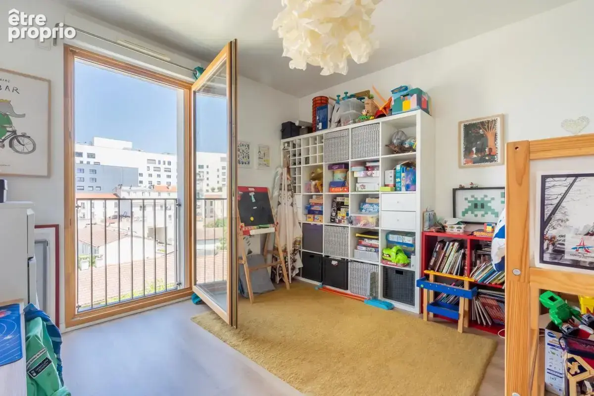 Dernier étage avec terrasse, parking et 3 chambres – T4 familial - photo 5