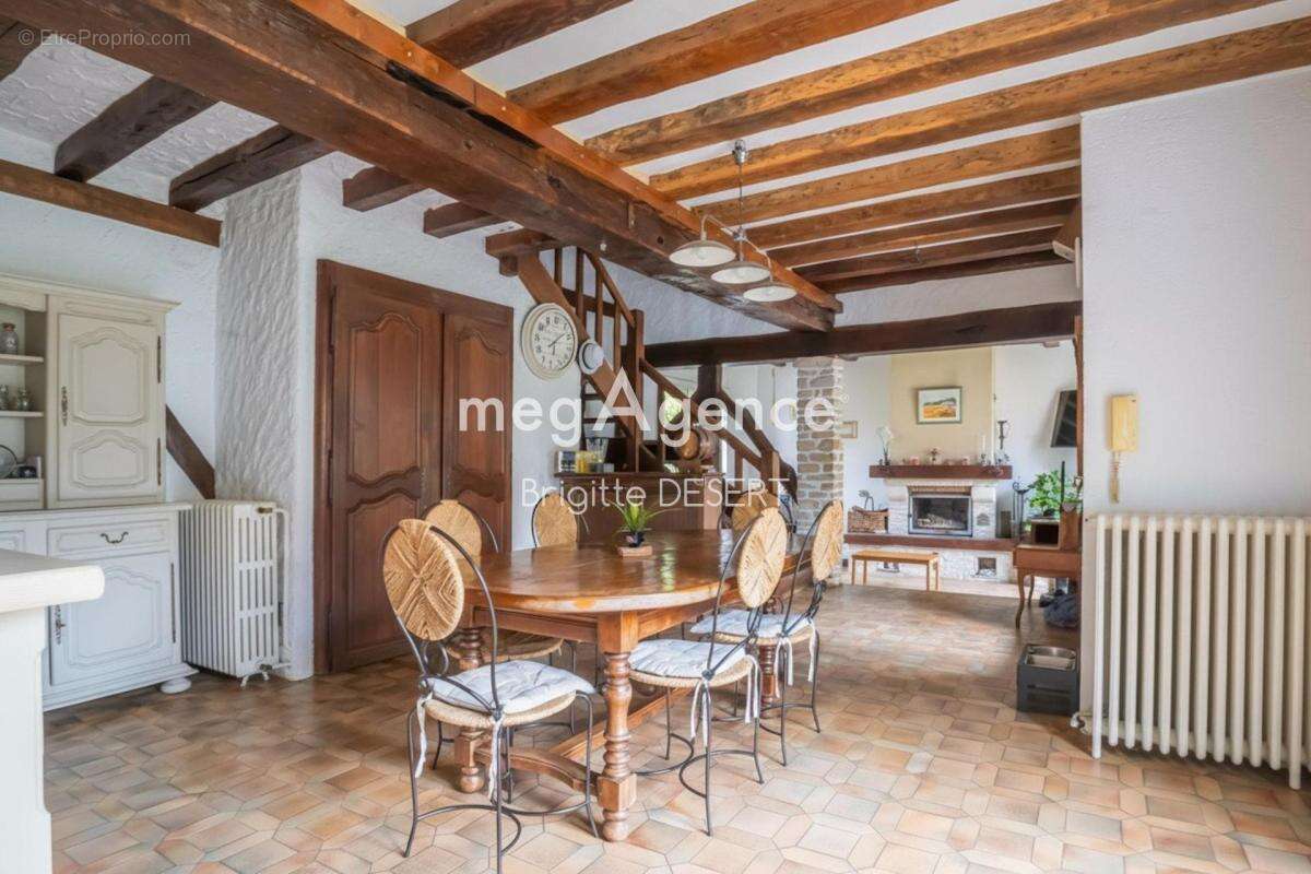 Maison à TORCE-EN-VALLEE