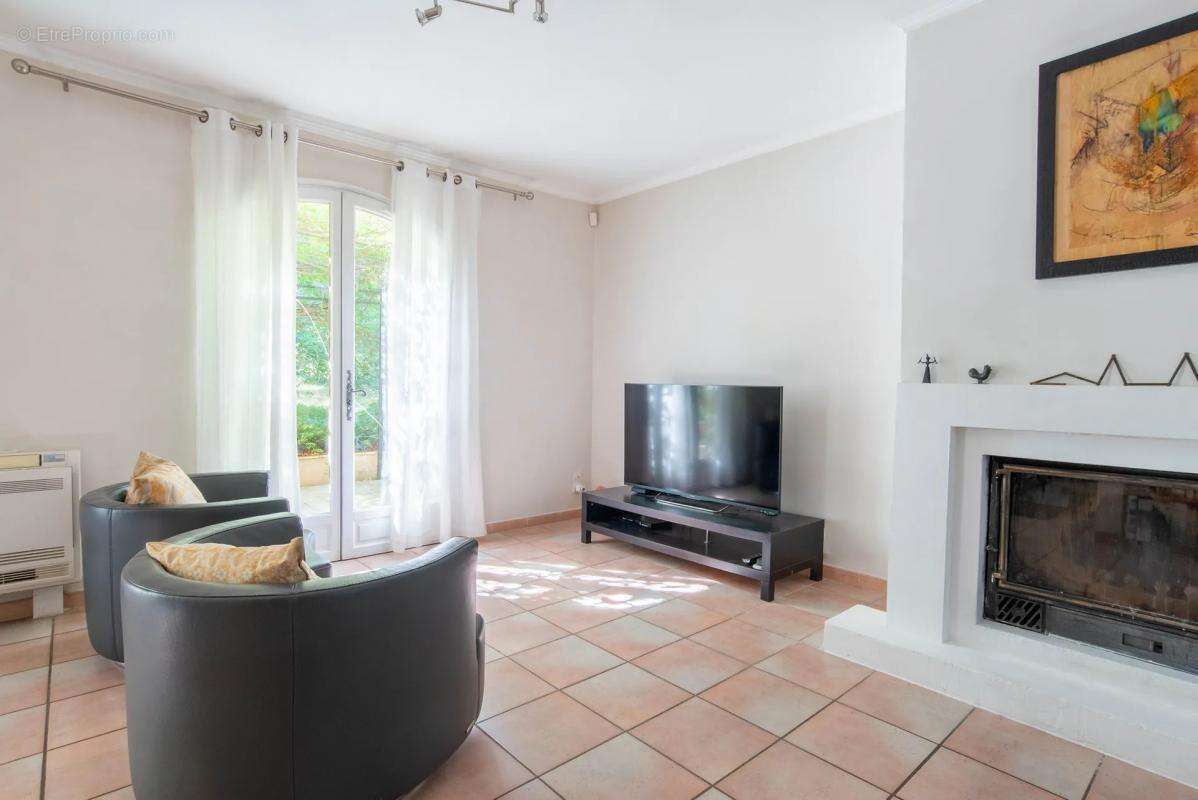 Maison à PLAN-D&#039;AUPS-SAINTE-BAUME