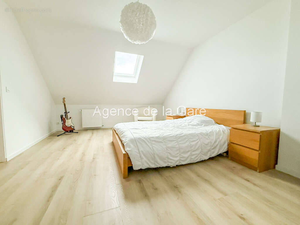 Maison à SARTROUVILLE